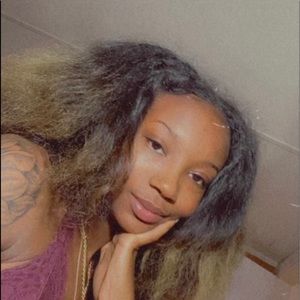 Meet your Posher, Desiree